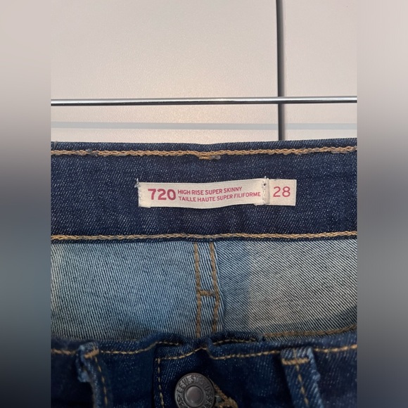 720 Levis’s High Rise Super Skinny Women's Jeans - Size 28 GUC - Picture 9 of 11